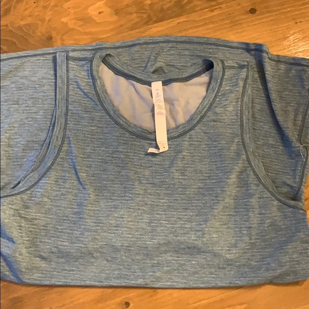 Lululemon peak a boo tank size 10